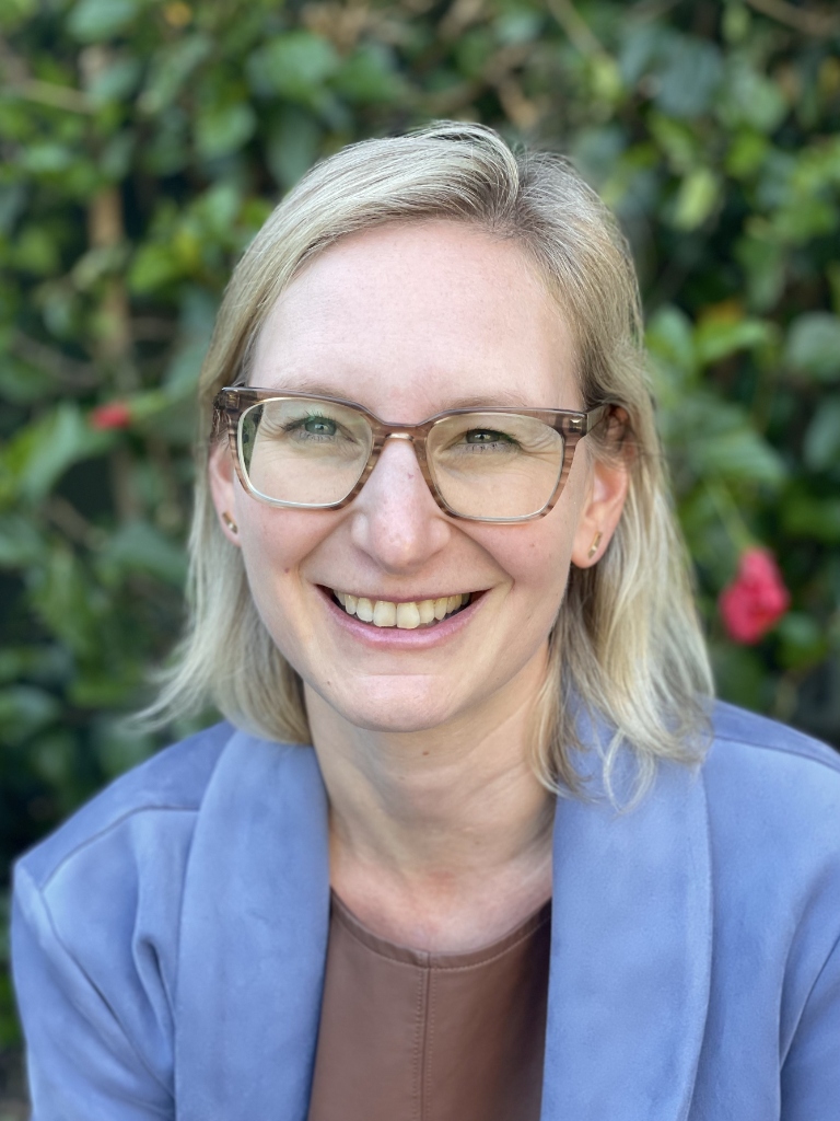 Cecile Amram - French Culture Expert